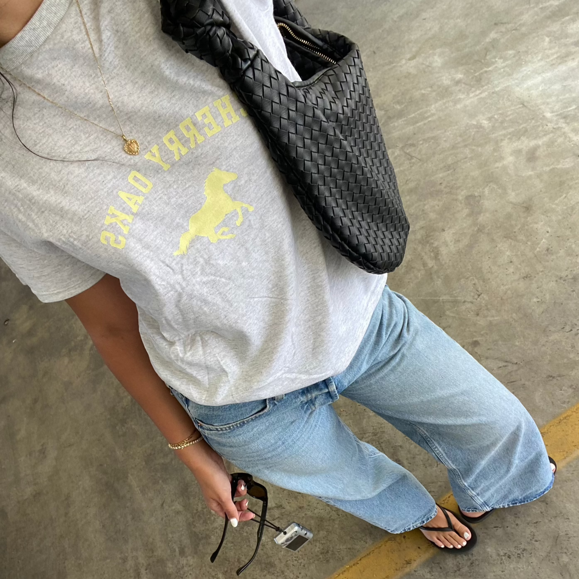 Gray navy baby tee with yellow horse and Cherry Oaks graphic, retro Y2K crop top for women, soft cotton vintage-inspired t-shirt – Gracey Jeans